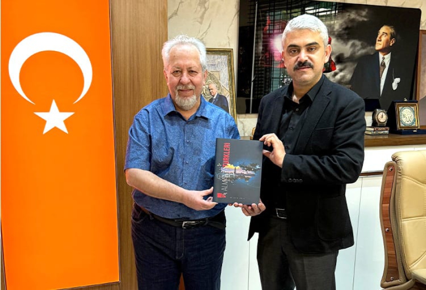 Kültür Tarihçisi Dr. Latif Çelik Pozantı Belediye Başkanı Ali Avan’ı ziyaret etti
